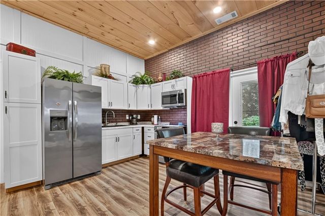 2086 Burnt Mountain Road, Ellijay, GA 30536
