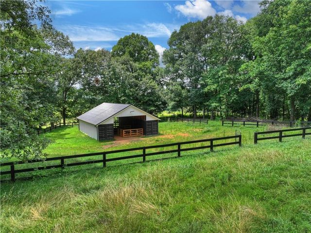 2086 Burnt Mountain Road, Ellijay, GA 30536