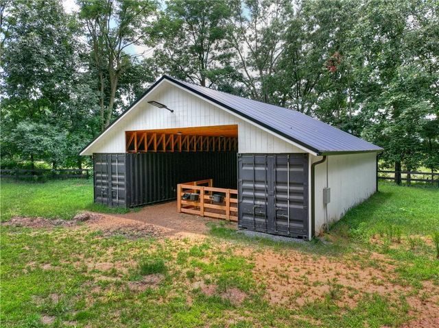 2086 Burnt Mountain Road, Ellijay, GA 30536