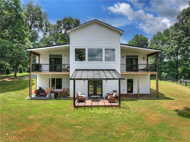 2086 Burnt Mountain Road, Ellijay, GA 30536
