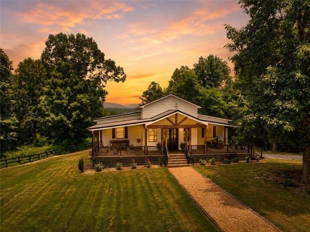2086 Burnt Mountain Road, Ellijay, GA 30536