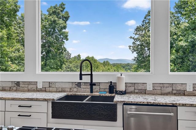 2086 Burnt Mountain Road, Ellijay, GA 30536