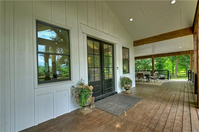 2086 Burnt Mountain Road, Ellijay, GA 30536