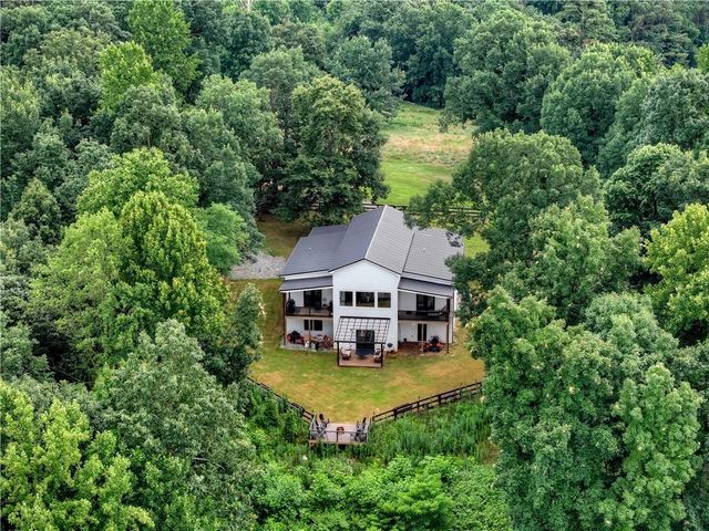 2086 Burnt Mountain Road, Ellijay, GA 30536