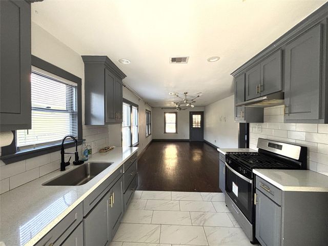 806 Caplin Street, Houston, TX 77022