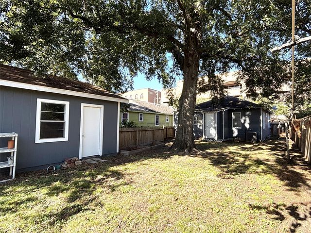 806 Caplin Street, Houston, TX 77022