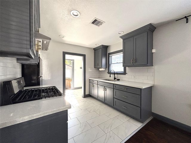 806 Caplin Street, Houston, TX 77022