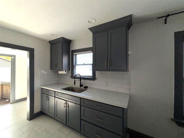 806 Caplin Street, Houston, TX 77022