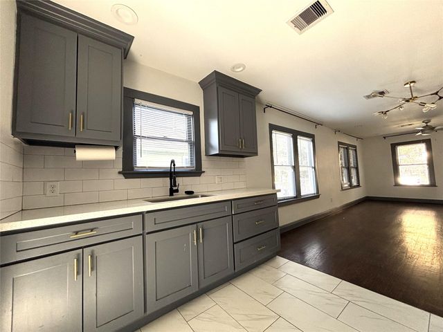 806 Caplin Street, Houston, TX 77022