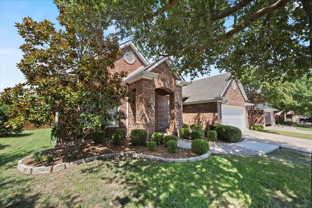 207 Leonard Way, Fate, TX 75087