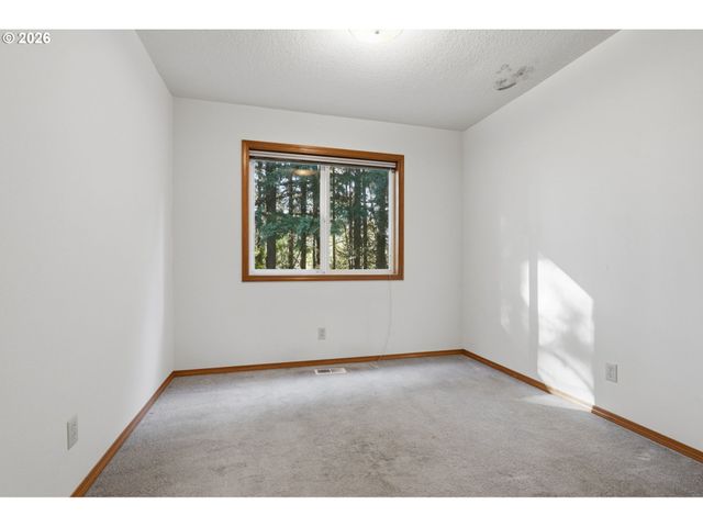 3044 Nw LAKE Rd, Camas, WA 98607