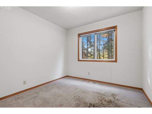 3044 Nw LAKE Rd, Camas, WA 98607
