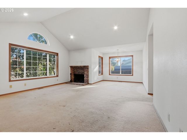 3044 Nw LAKE Rd, Camas, WA 98607