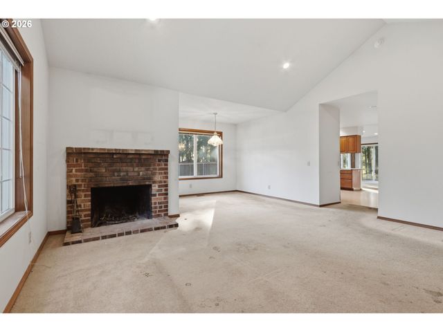 3044 Nw LAKE Rd, Camas, WA 98607