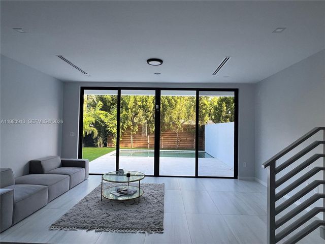 1533 SW 22 terrace, Miami, FL 33145