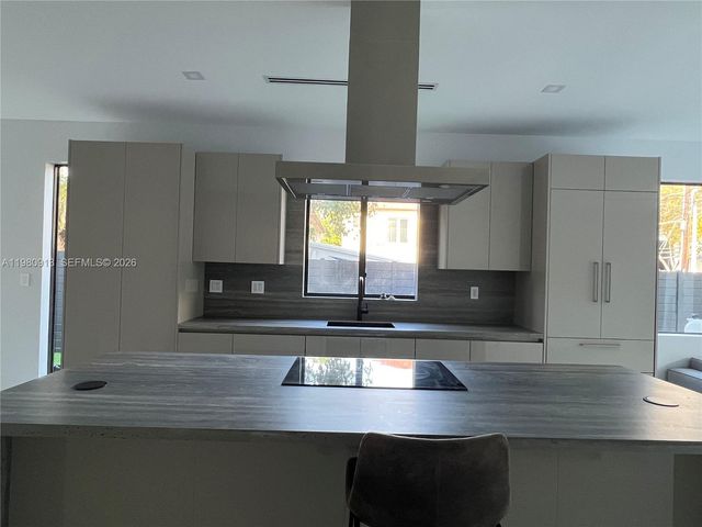 1533 SW 22 terrace, Miami, FL 33145