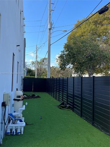 1533 SW 22 terrace, Miami, FL 33145