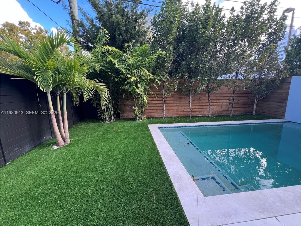 1533 SW 22 terrace, Miami, FL 33145