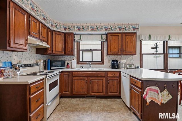2633 Lemont Drive, Springfield, IL 62704