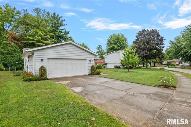 2633 Lemont Drive, Springfield, IL 62704