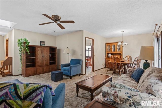 2633 Lemont Drive, Springfield, IL 62704