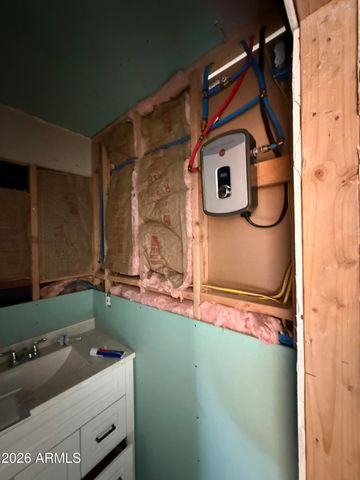 6624 W COLUMBUS Avenue, Phoenix, AZ 85033