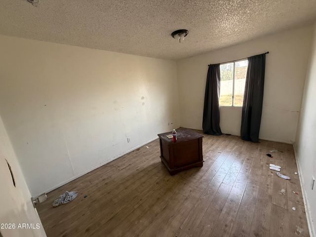 6624 W COLUMBUS Avenue, Phoenix, AZ 85033