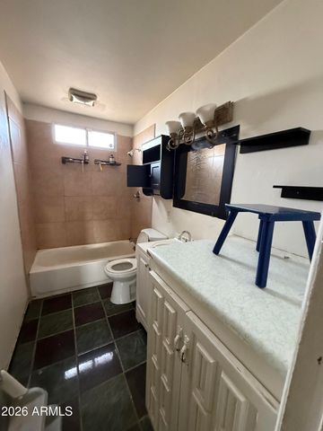 6624 W COLUMBUS Avenue, Phoenix, AZ 85033