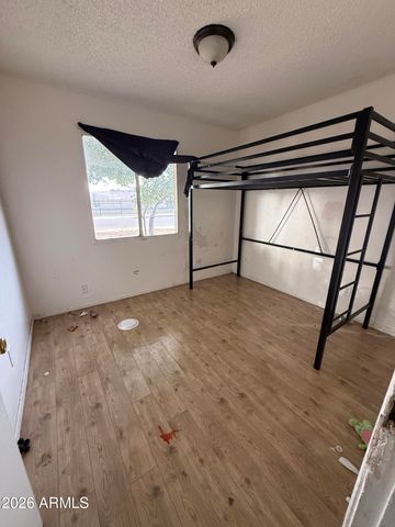 6624 W COLUMBUS Avenue, Phoenix, AZ 85033