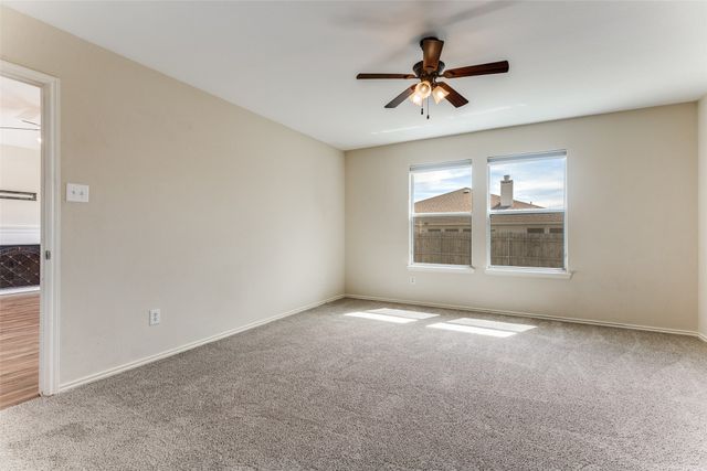 725 Redwing Drive, Saginaw, TX 76131