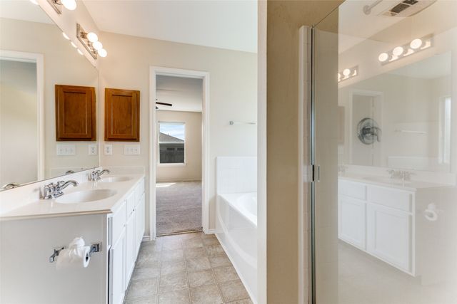 725 Redwing Drive, Saginaw, TX 76131