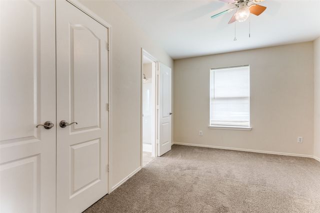 725 Redwing Drive, Saginaw, TX 76131