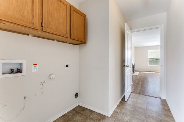 725 Redwing Drive, Saginaw, TX 76131