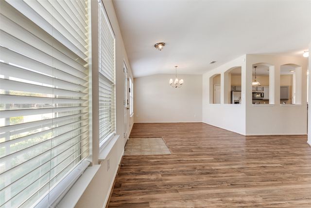 725 Redwing Drive, Saginaw, TX 76131