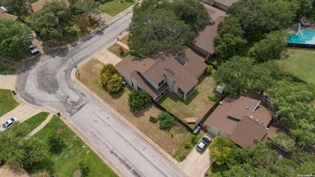 9102 Serene Creek Dr, San Antonio, TX 78230