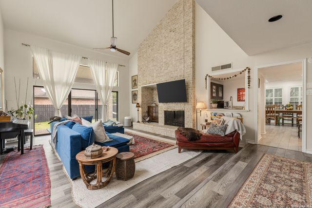 9102 Serene Creek Dr, San Antonio, TX 78230
