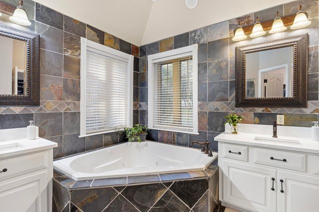 211 Park Road, Russellville, AR 72801