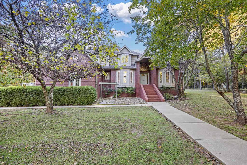 211 Park Road, Russellville, AR 72801