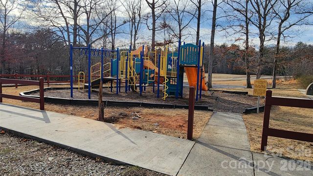 200 Park Place, Morganton, NC 28655