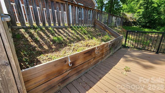 200 Park Place, Morganton, NC 28655