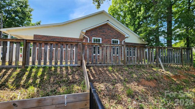 200 Park Place, Morganton, NC 28655