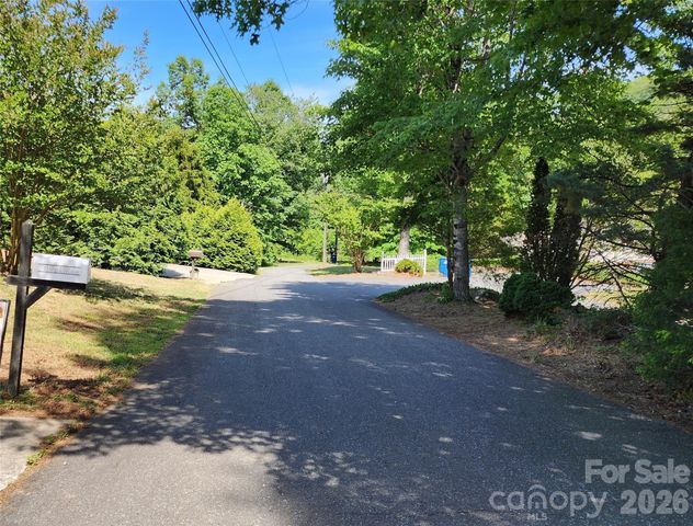200 Park Place, Morganton, NC 28655
