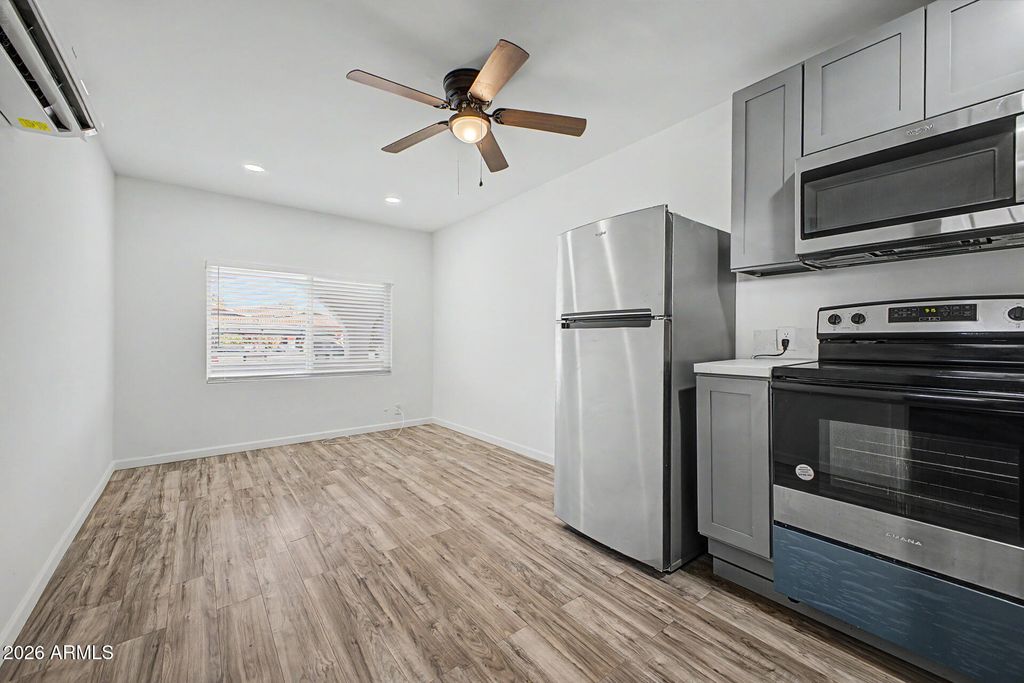 6340 W AVALON Drive, Phoenix, AZ 85033 — photo 4