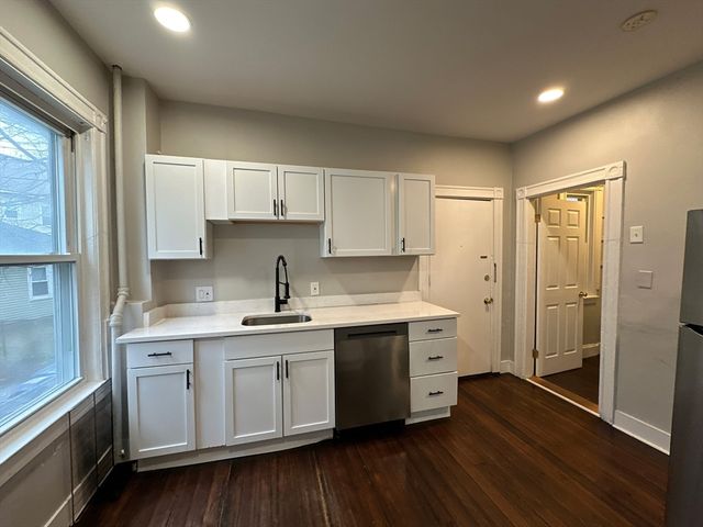 94 Lonsdale St 1, Boston, MA 02124