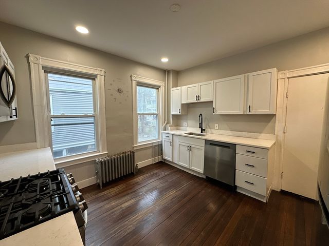 94 Lonsdale St 1, Boston, MA 02124