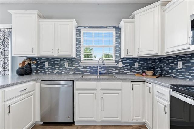 1501 N 6th Street E, Louisburg, KS 66053