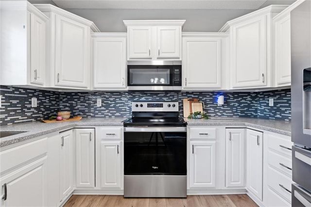 1501 N 6th Street E, Louisburg, KS 66053