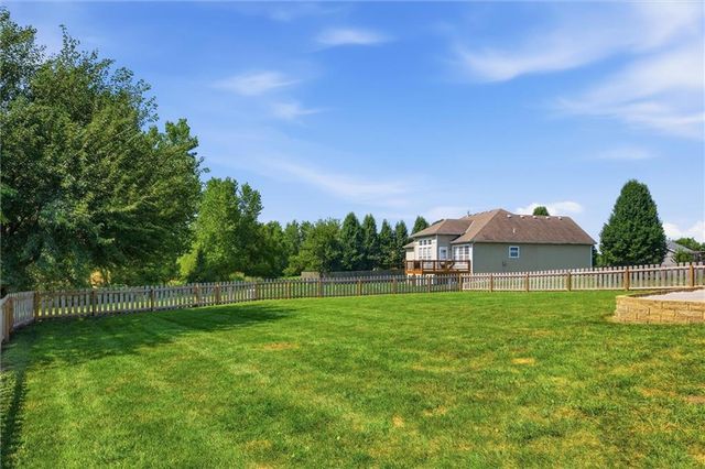 1501 N 6th Street E, Louisburg, KS 66053