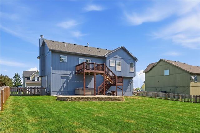 1501 N 6th Street E, Louisburg, KS 66053