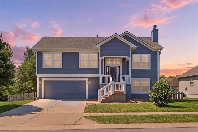 1501 N 6th Street E, Louisburg, KS 66053